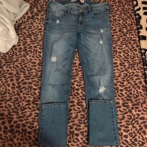 hollister destroyed super skinny jeans .